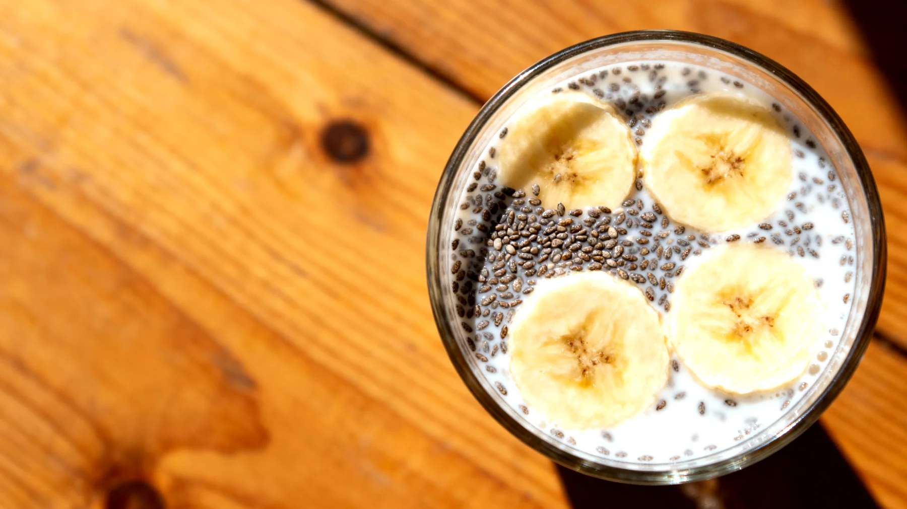 Kefir con semi di chia e banana"
