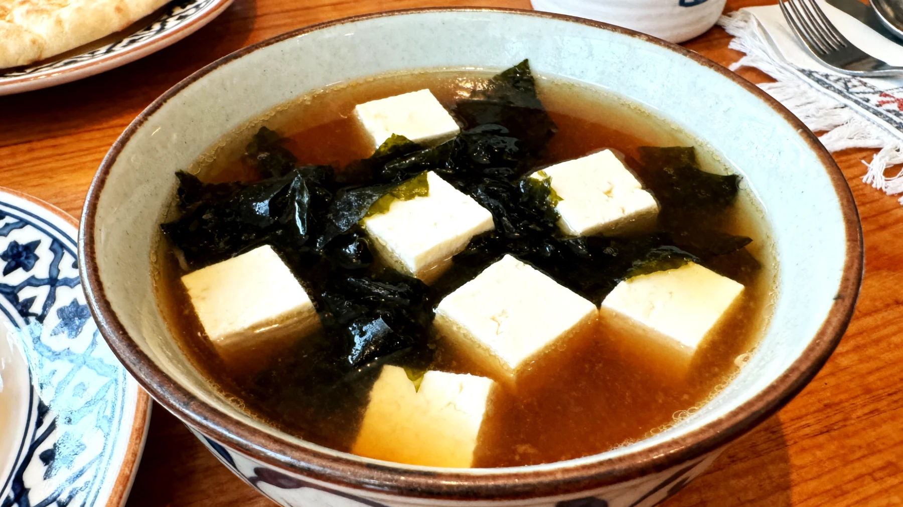 Miso Çorbası (Tofu ve Deniz Yosunu ile)"